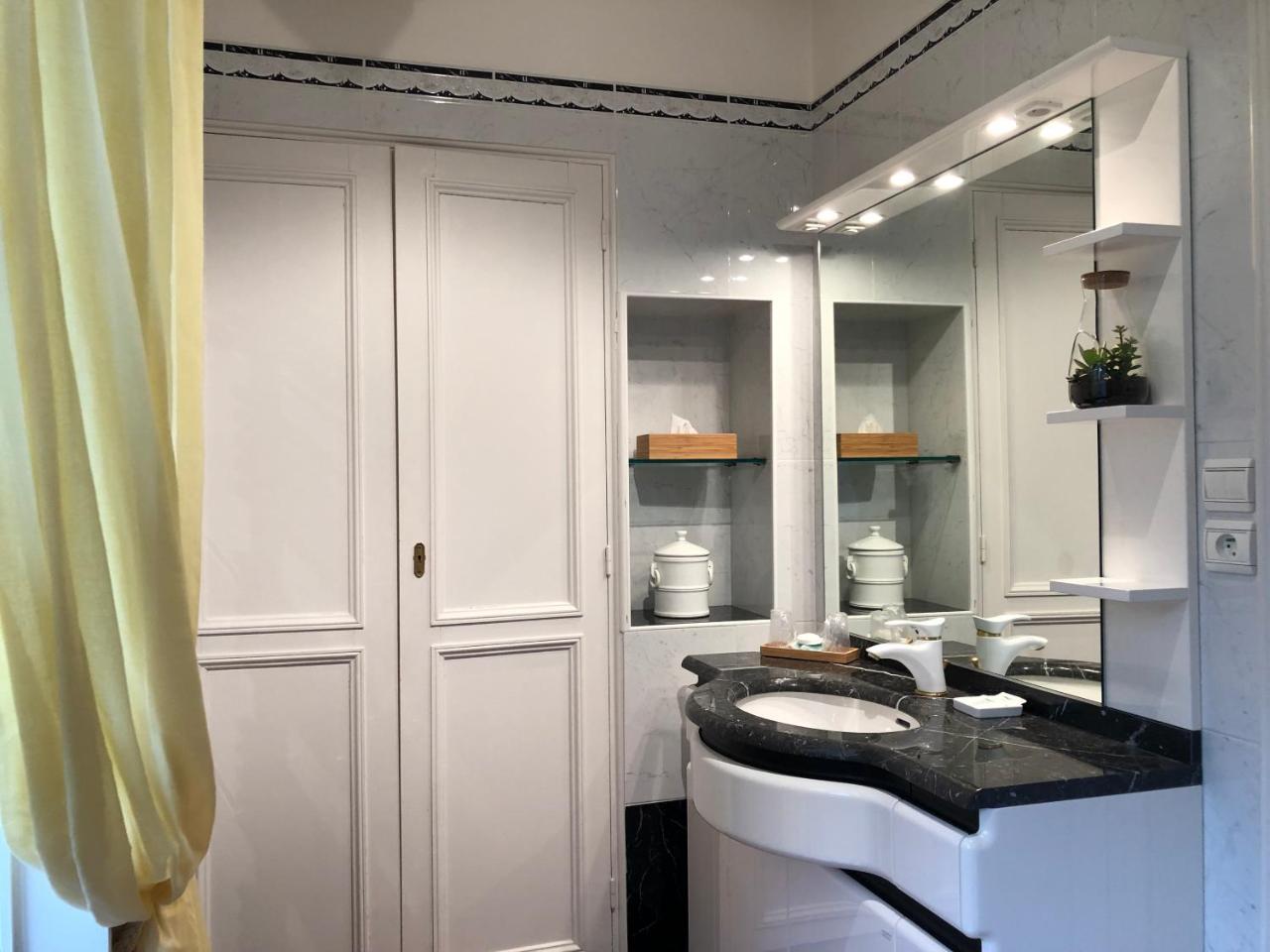 Chateau De Lannouan Landévant 外观 照片